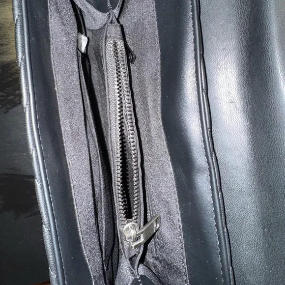 Yves Saint Laurent Black Quilted Satchel - Picture 3 of 3